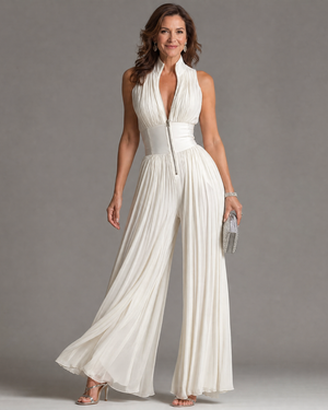 Zakira | Plissierter Halterneck Jumpsuit mit weitem Bein